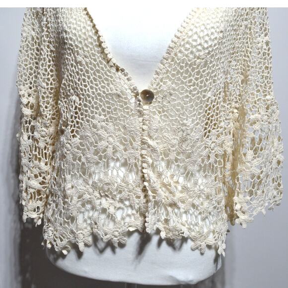 Rabbit Rabbit Rabbit Designs Cream Floral Crochet Top Size Large - Picture 4 of 7